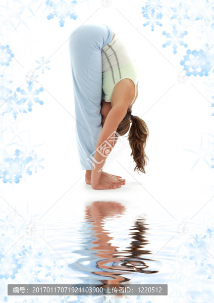Uttanasana站立前屈的白色沙灘