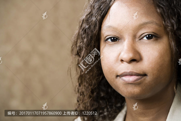 漂亮的非洲裔美國婦女
