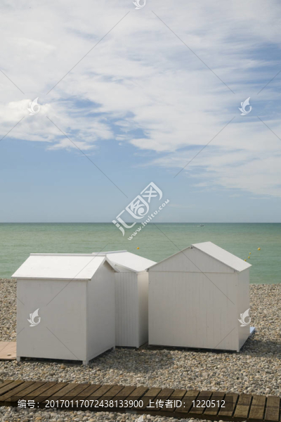 白色的海灘小屋