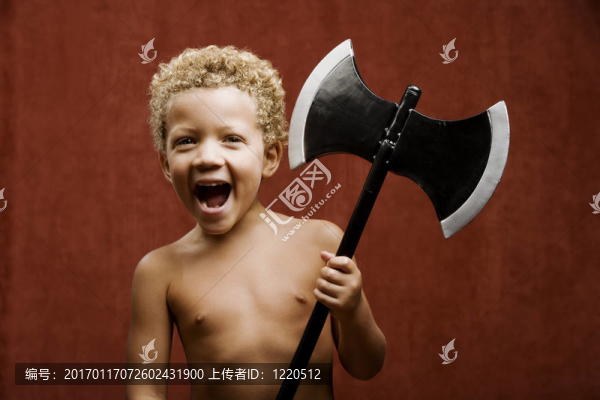 一個玩具斧頭Young,Boy