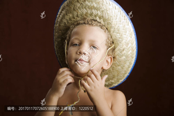 Straw,Hat的小男孩