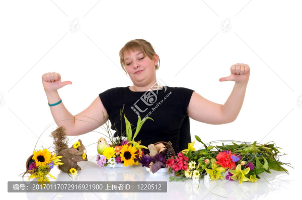 年輕女孩安排鮮花