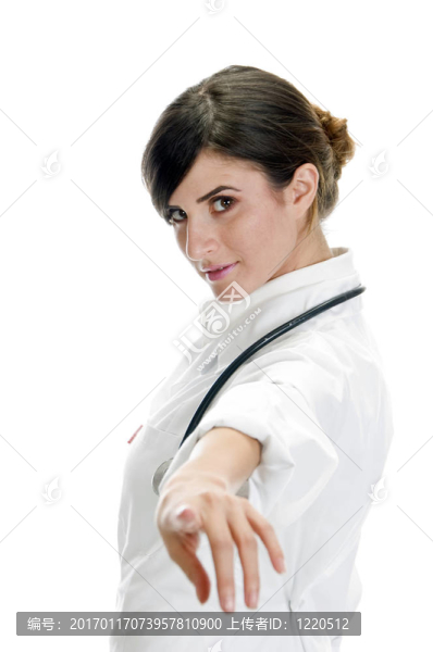 指著女醫(yī)生