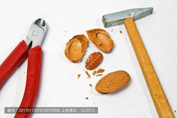 杏仁的錘子和剪刀