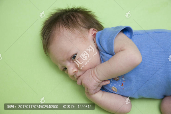 一個星期大的嬰兒