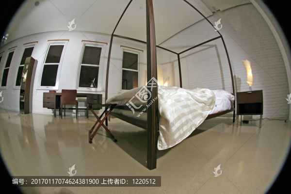 一個(gè)現(xiàn)代臥室的魚(yú)眼圖像