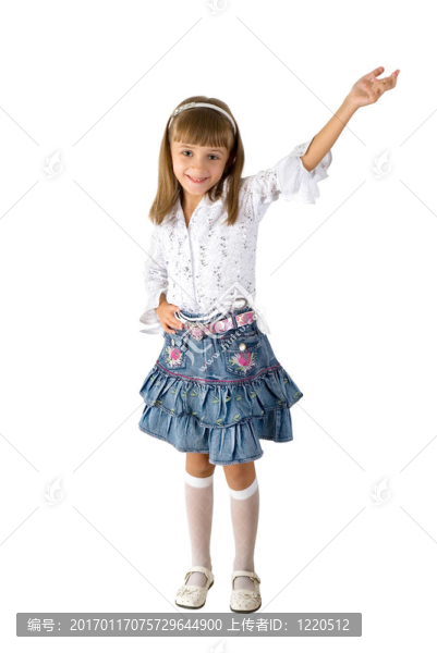 穿牛仔褲裙子的女孩