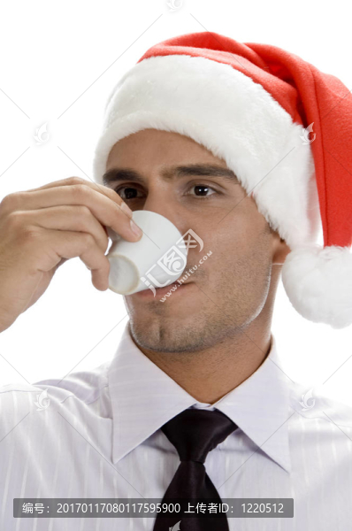 聰明的男性飲用茶