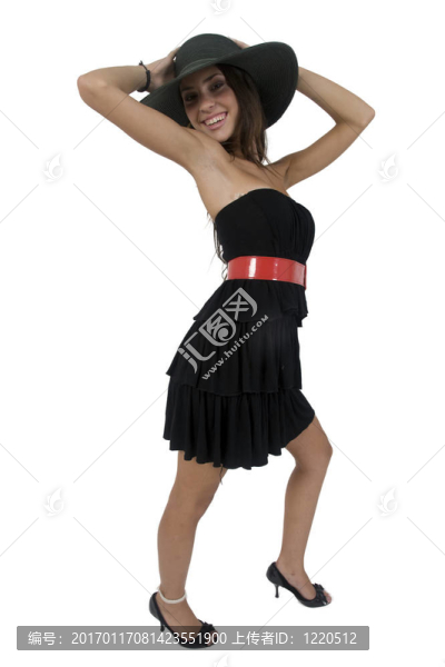 戴帽子的站著的女人