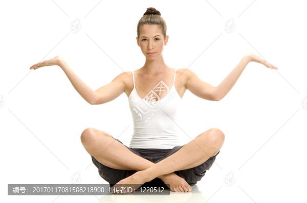 女性做瑜伽