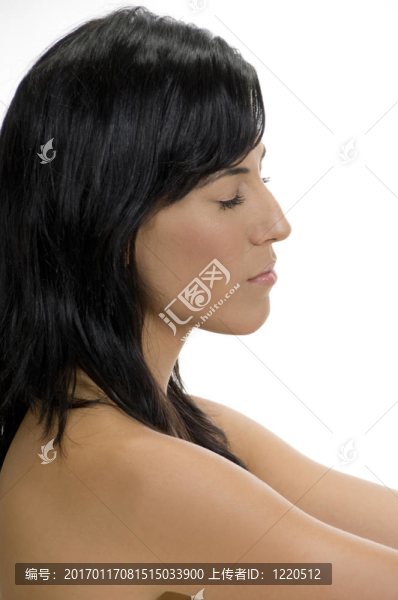 閉眼睛的女士的側(cè)面觀