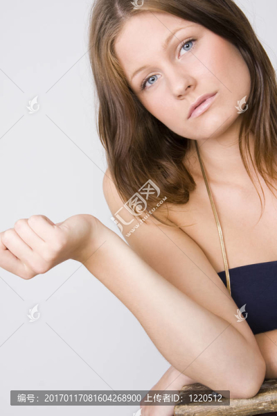 年輕漂亮的女人
