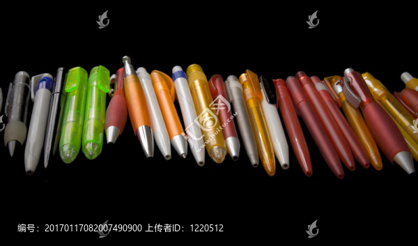 不同的筆