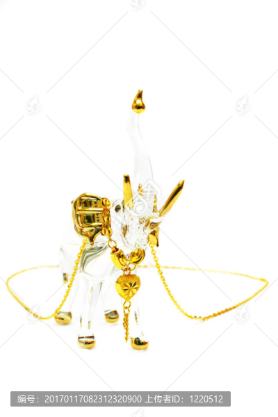 水晶大象的金項(xiàng)鏈