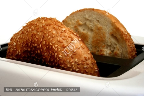 在烤面包