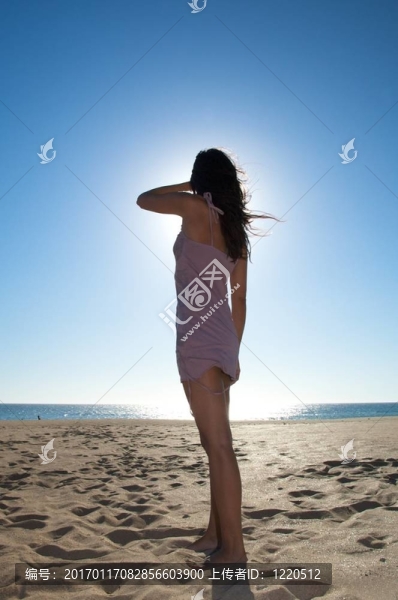 反對太陽的女人