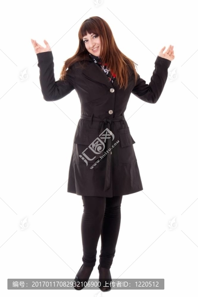 小雨衣里的年輕女人