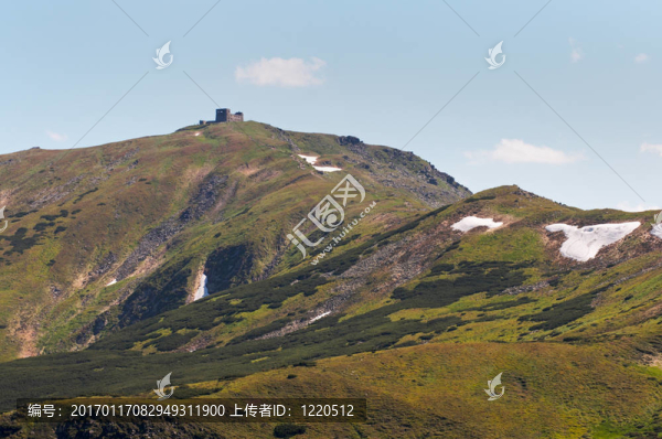 夏天的山景