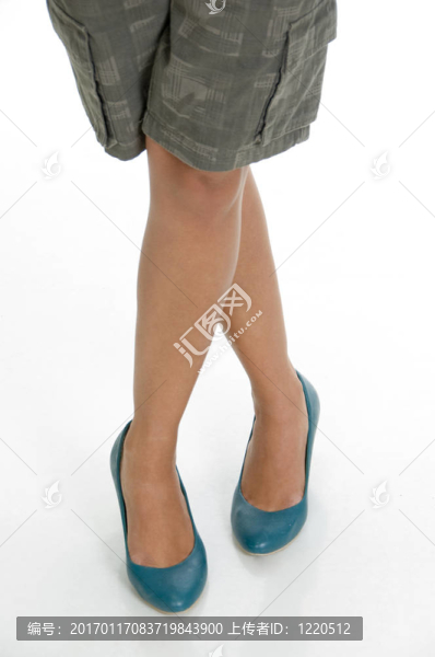 美麗的女性的腿