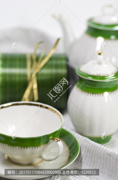 白與綠茶服務(wù)