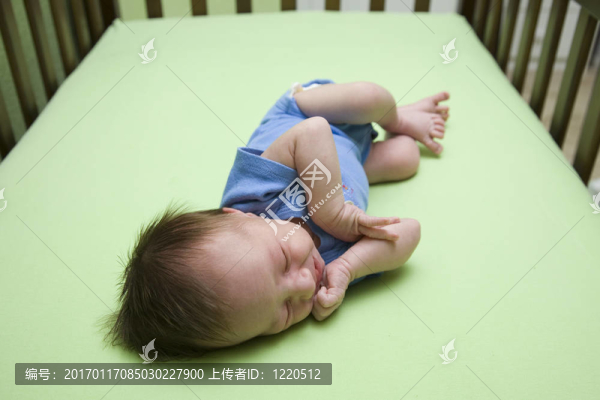 一個星期大的嬰兒