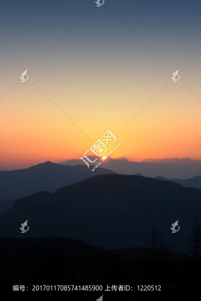 太陽(yáng)設(shè)置超過(guò)3個(gè)山谷1