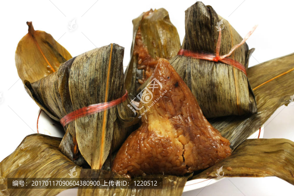 盤子上的粽子