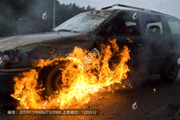 汽車著火