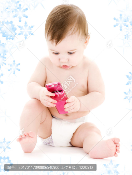 帶手機的嬰兒