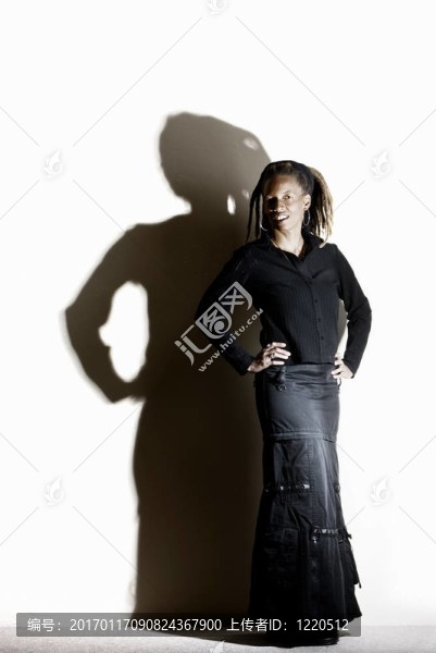 漂亮的非洲裔美國婦女