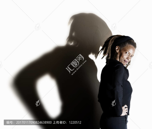 漂亮的非洲裔美國婦女