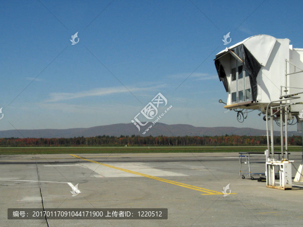 空的飛機(jī)門