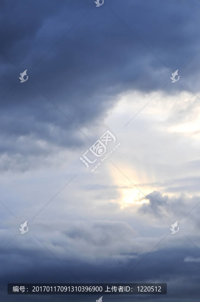 有陽(yáng)光的天空