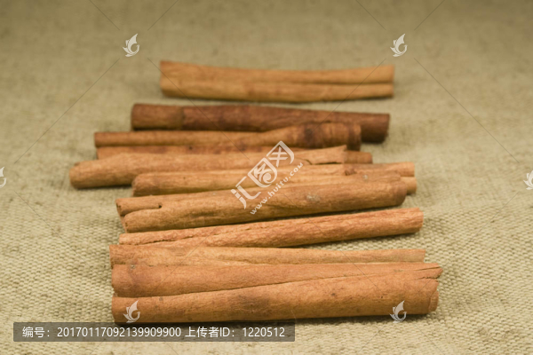 肉桂色