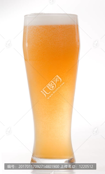 霧蒙蒙的玻璃啤酒