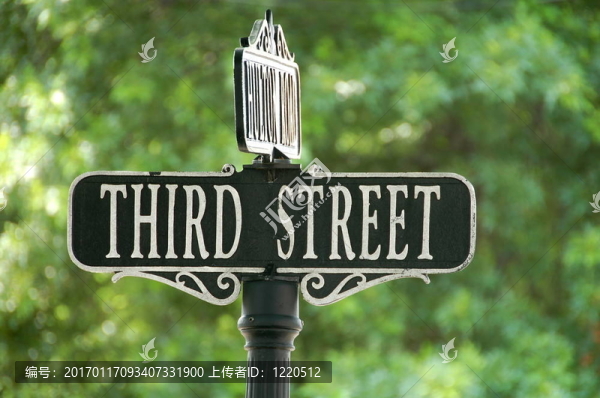 街道；標志；古董；舊的；老式的；道路；金屬