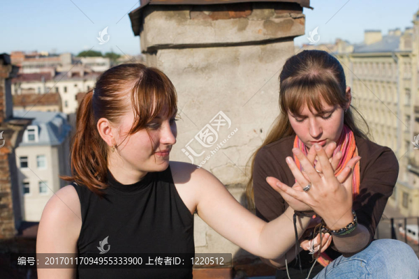 手