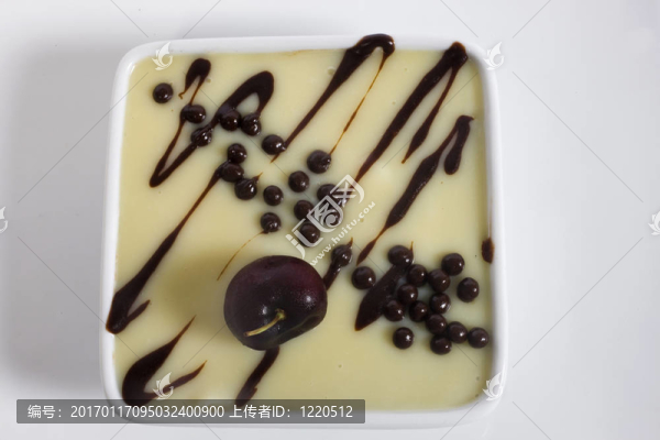 點(diǎn)綴蛋奶凍