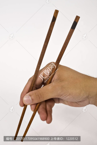 手用筷子