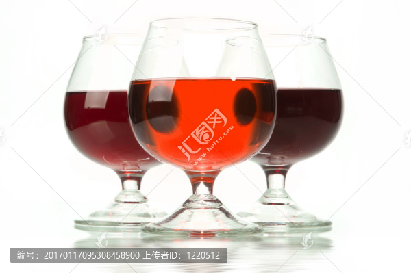 深色的酒