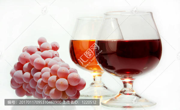 深色的酒