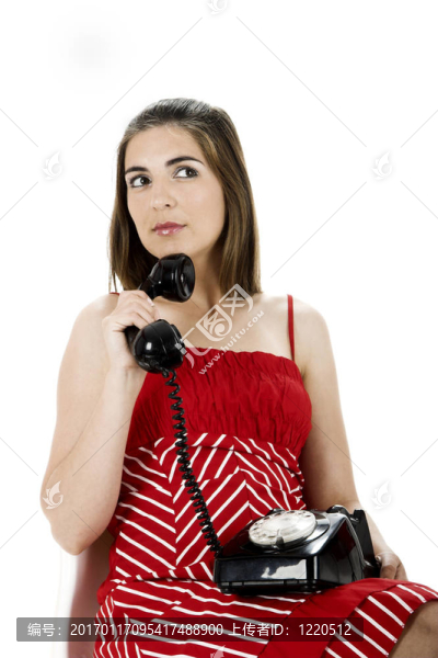 電話的女人