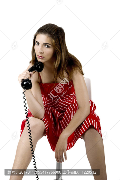 電話的女人