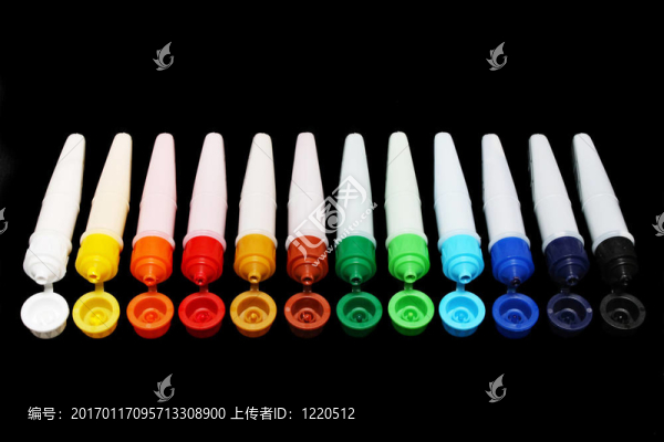 豐富多彩的水的顏色