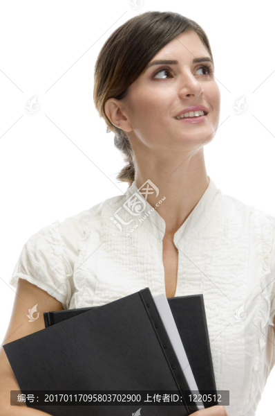 夫人用文件向上看
