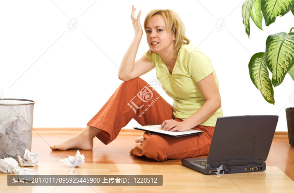 女人心煩和壓力