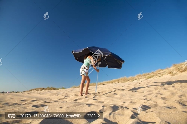 女人把陽傘