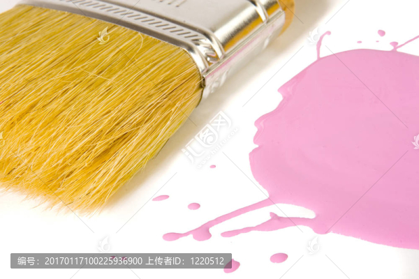 畫(huà)筆和粉色的油漆