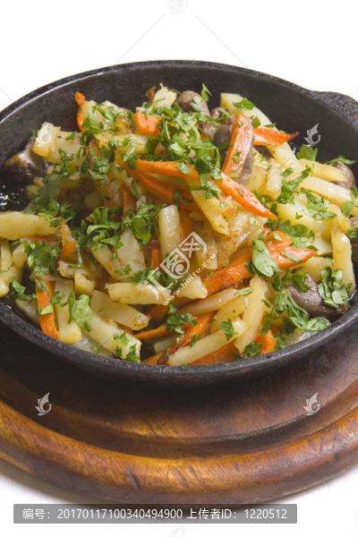 雞肉烤土豆、carrot,strewed和歐芹