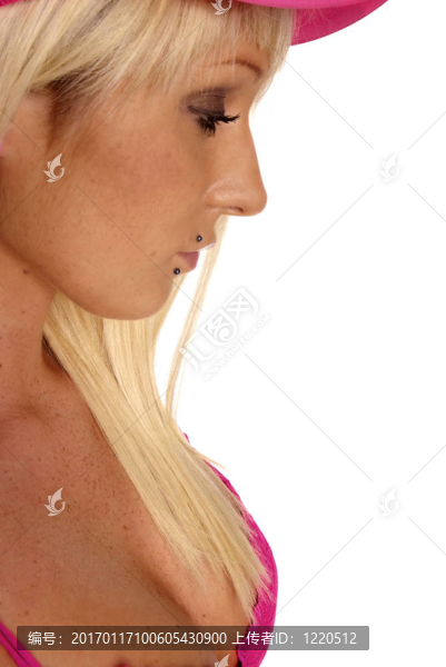 女人在粉紅色的